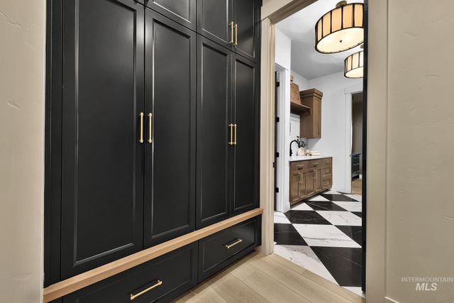 7906 W Heugh Ln, Eagle, ID 83616