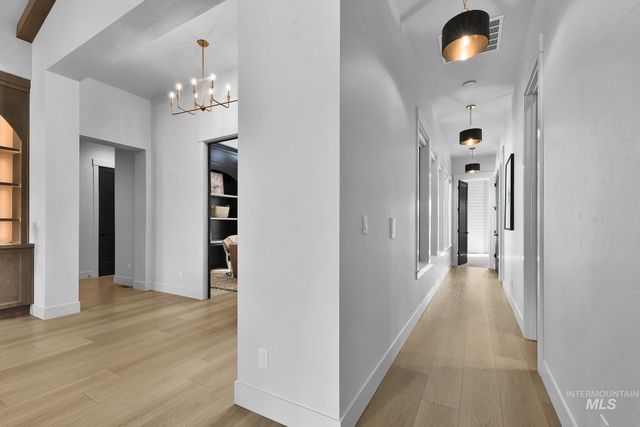 7906 W Heugh Ln, Eagle, ID 83616