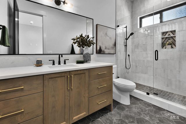 7906 W Heugh Ln, Eagle, ID 83616