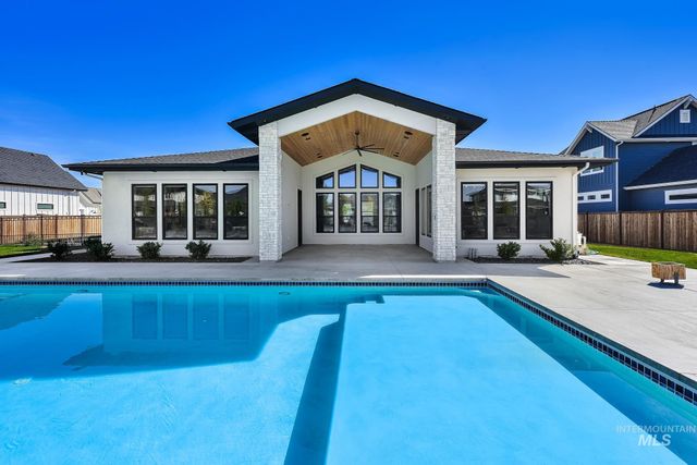 7906 W Heugh Ln, Eagle, ID 83616