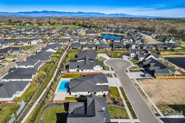 7906 W Heugh Ln, Eagle, ID 83616