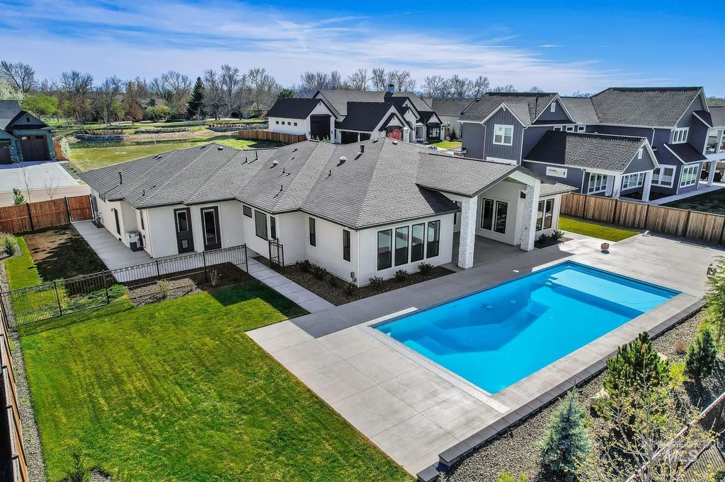 7906 W Heugh Ln, Eagle, ID 83616