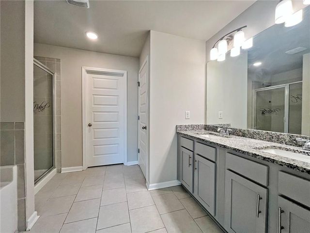 2734 Shetley Creek Dr, Norcross, GA 30071