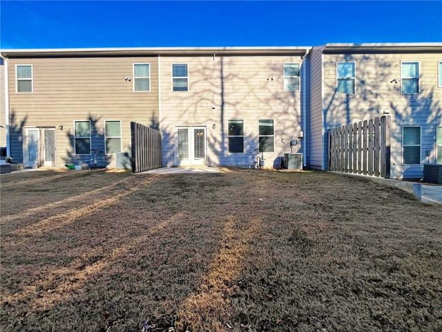 2734 Shetley Creek Dr, Norcross, GA 30071