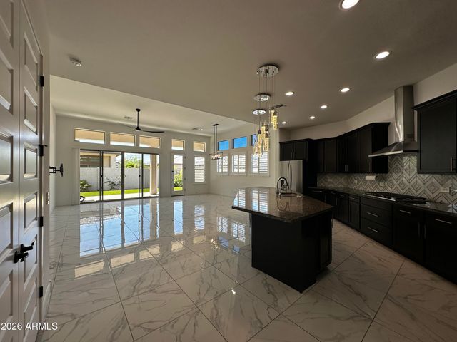 1979 W LARIAT Lane, Phoenix, AZ 85085