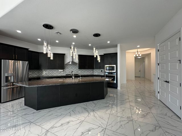 1979 W LARIAT Lane, Phoenix, AZ 85085