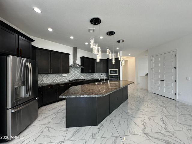 1979 W LARIAT Lane, Phoenix, AZ 85085