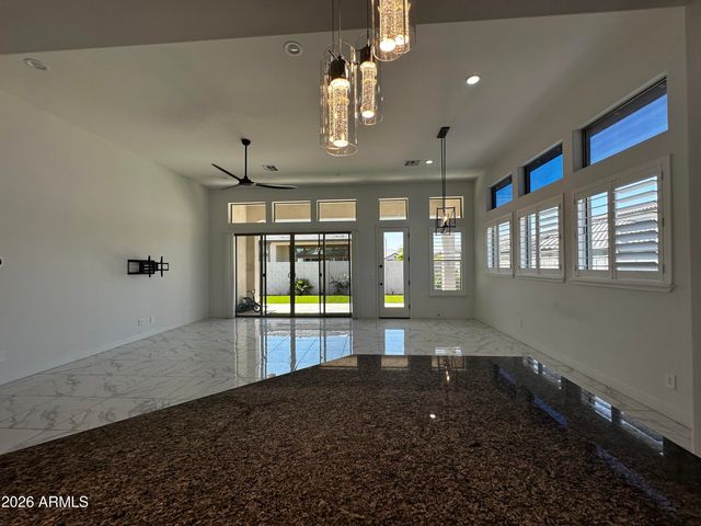 1979 W LARIAT Lane, Phoenix, AZ 85085