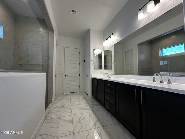 1979 W LARIAT Lane, Phoenix, AZ 85085