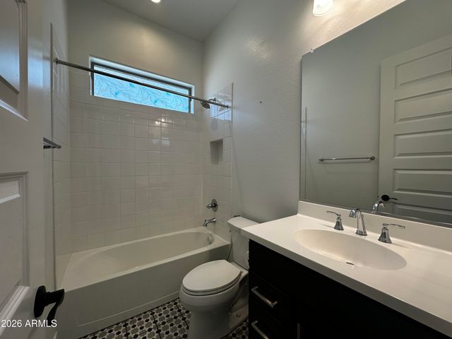 1979 W LARIAT Lane, Phoenix, AZ 85085