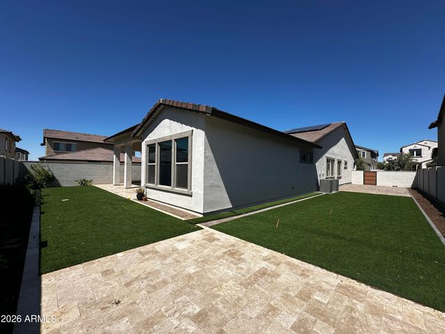 1979 W LARIAT Lane, Phoenix, AZ 85085