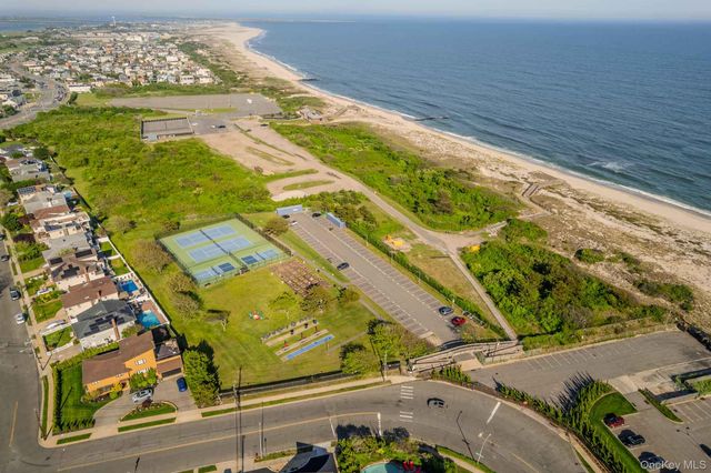 2 Richmond Road 3R, Lido Beach, NY 11561