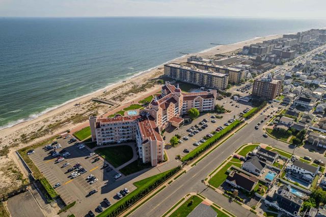 2 Richmond Road 3R, Lido Beach, NY 11561