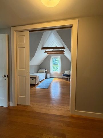 10 Rockland St, Natick, MA 01760