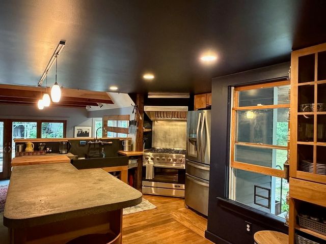 10 Rockland St, Natick, MA 01760