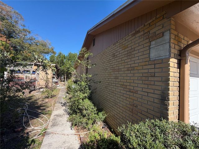 2010 E CHELSEA STREET, Tampa, FL 33610