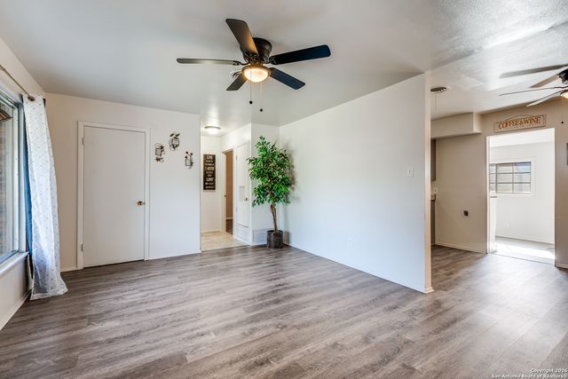 4714 Newcome Dr., San Antonio, TX 78229