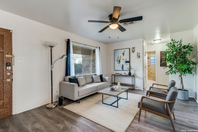 4714 Newcome Dr., San Antonio, TX 78229