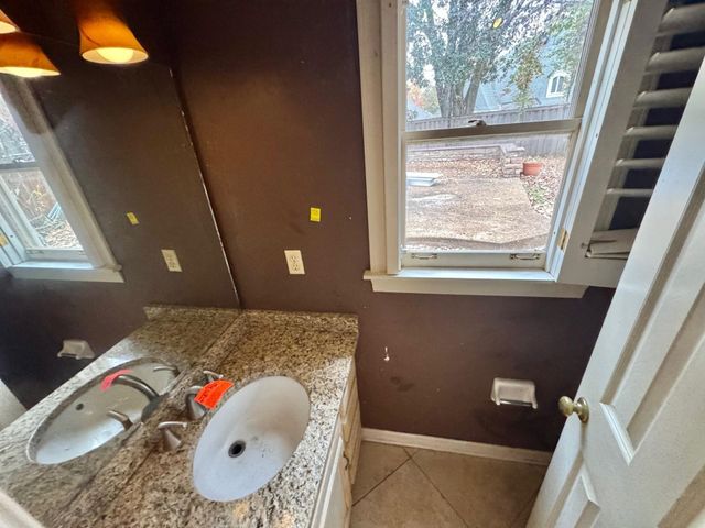 381 RIVEREDGE DR W, Memphis, TN 38018