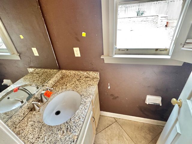 381 RIVEREDGE DR W, Memphis, TN 38018