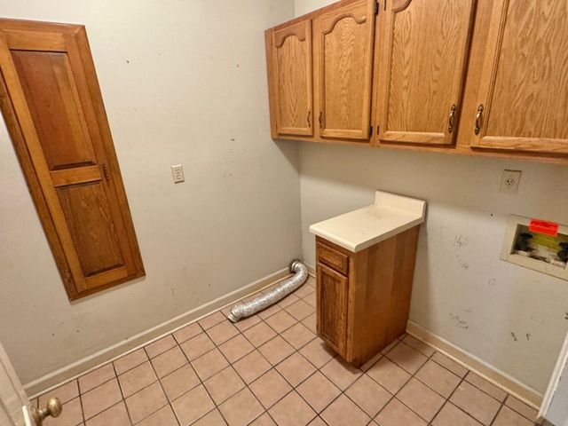 381 RIVEREDGE DR W, Memphis, TN 38018