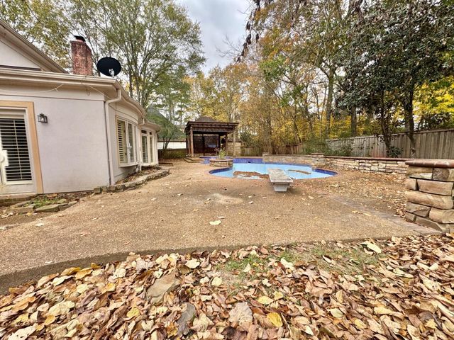 381 RIVEREDGE DR W, Memphis, TN 38018