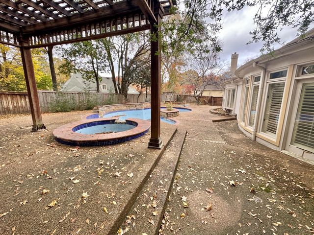 381 RIVEREDGE DR W, Memphis, TN 38018