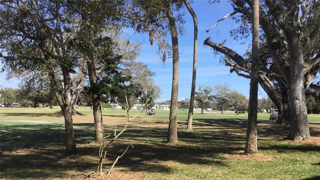 48 COUNTRY CLUB DRIVE 48, Largo, FL 33771