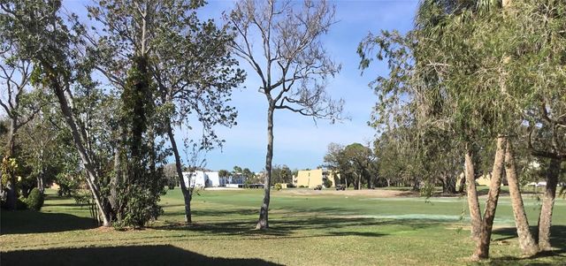 48 COUNTRY CLUB DRIVE 48, Largo, FL 33771