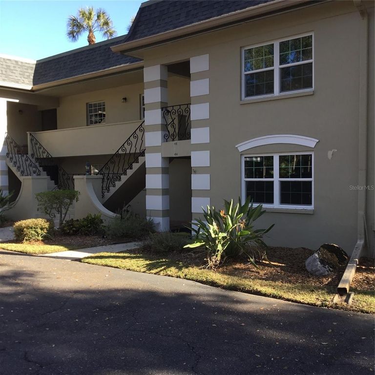 48 COUNTRY CLUB DRIVE 48, Largo, FL 33771