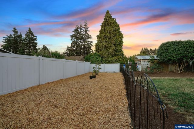 797 Apple Blossom Av NE, Keizer, OR 97303