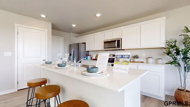 7719 N 169 Street, Bennington, NE 68007