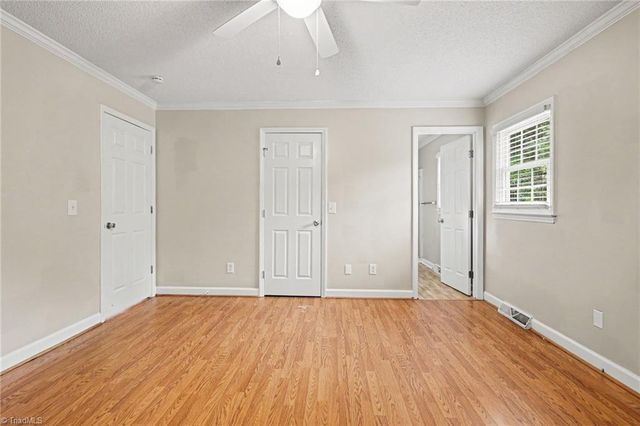 3854 Forest Valley Drive, Winston-salem, NC 27105