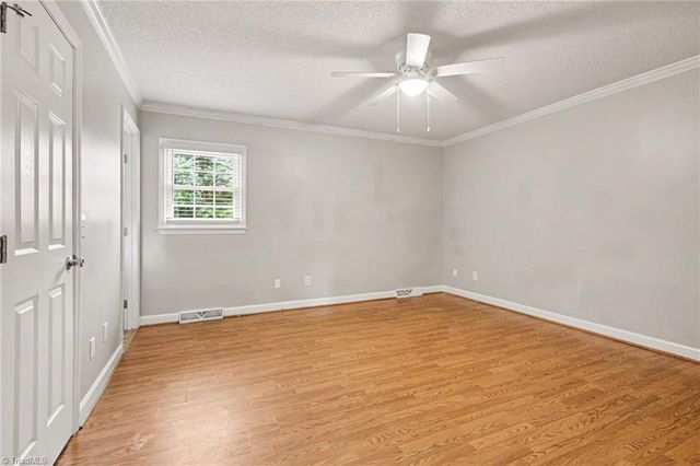 3854 Forest Valley Drive, Winston-salem, NC 27105