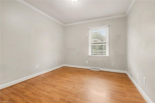 3854 Forest Valley Drive, Winston-salem, NC 27105