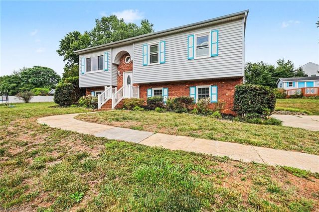 3854 Forest Valley Drive, Winston-salem, NC 27105