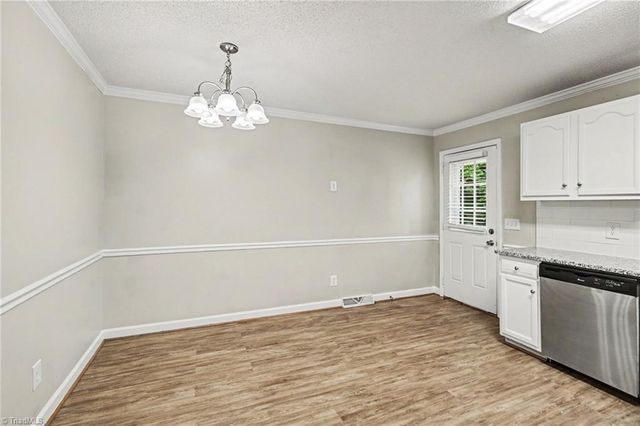 3854 Forest Valley Drive, Winston-salem, NC 27105