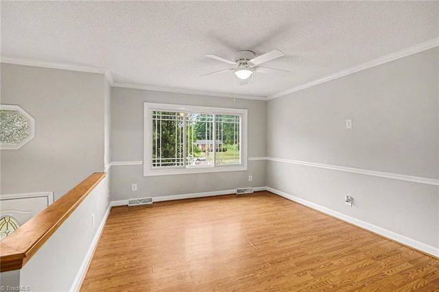 3854 Forest Valley Drive, Winston-salem, NC 27105