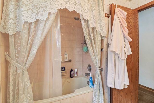 2312 High Point Drive, Lindenhurst, IL 60046