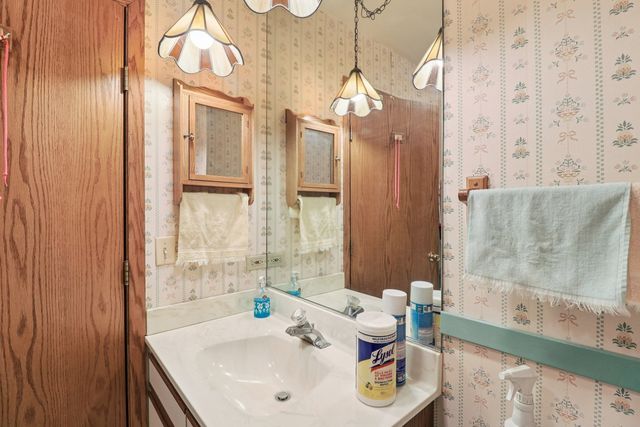 2312 High Point Drive, Lindenhurst, IL 60046