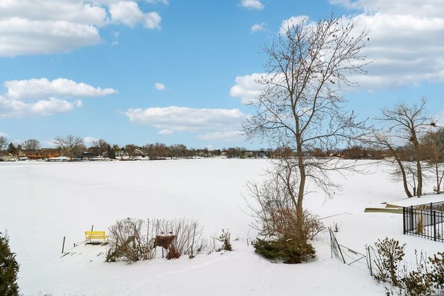 2312 High Point Drive, Lindenhurst, IL 60046