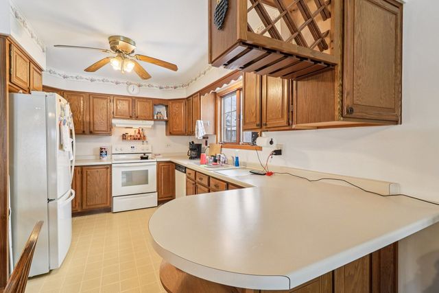 2312 High Point Drive, Lindenhurst, IL 60046