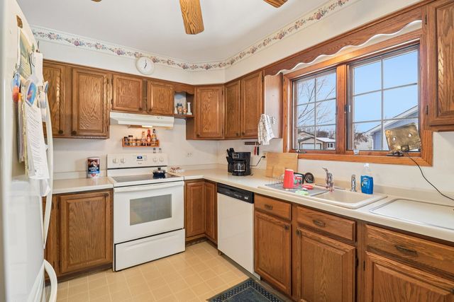 2312 High Point Drive, Lindenhurst, IL 60046