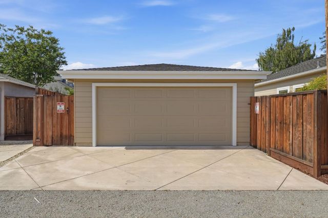2325 Park Avenue, Santa Clara, CA 95050