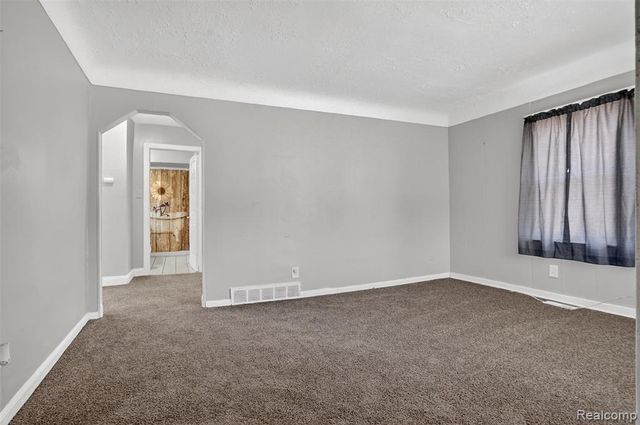 23131 Lambrecht Avenue, Eastpointe, MI 48021