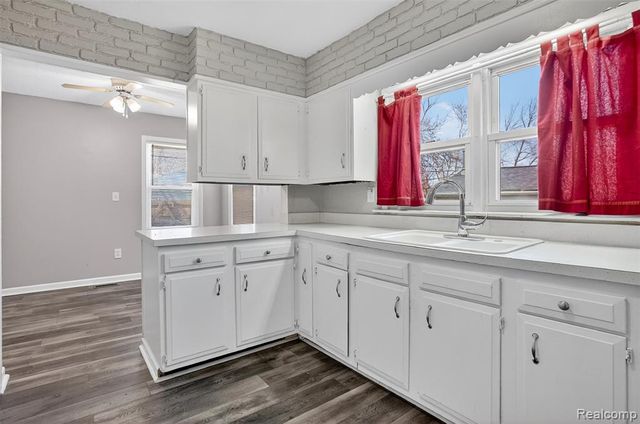 23131 Lambrecht Avenue, Eastpointe, MI 48021