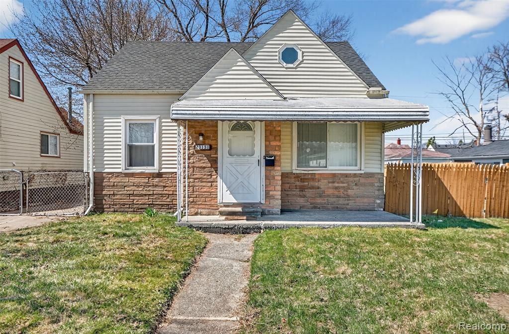 23131 Lambrecht Avenue, Eastpointe, MI 48021