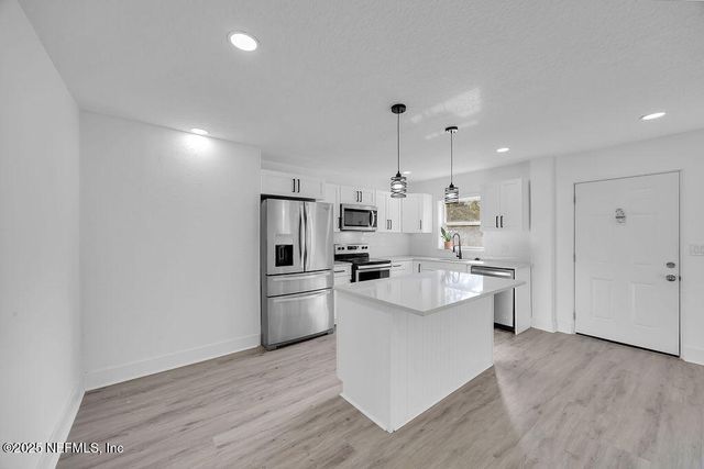 5489 OAK FOREST Drive, Jacksonville, FL 32211