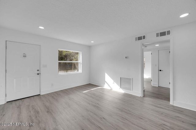 5489 OAK FOREST Drive, Jacksonville, FL 32211