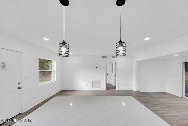 5489 OAK FOREST Drive, Jacksonville, FL 32211